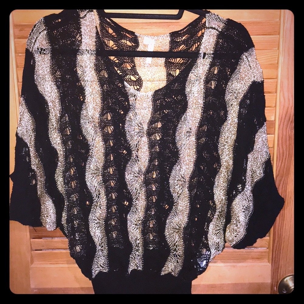 🎉🎊Black & Gold Sheer Top🎊🎉